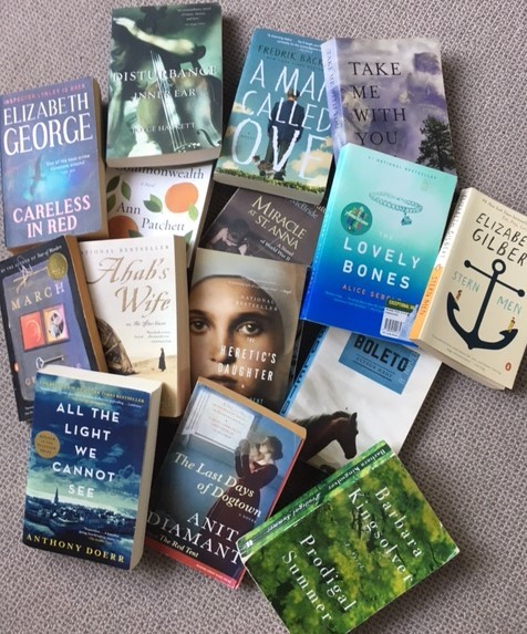 Silent Auction and Book Sale_Photo by Island Arts